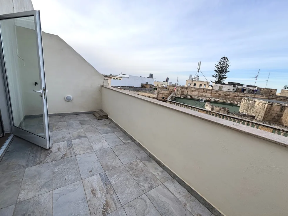 3 bed Penthouse For Rent in Sliema, Sliema - thumb 10