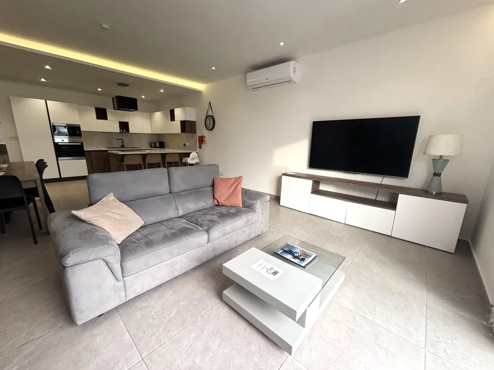 3 bed Penthouse For Rent in Sliema, Sliema - thumb 3