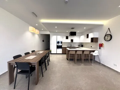 3 bed Penthouse For Rent in Sliema, Sliema - thumb 4