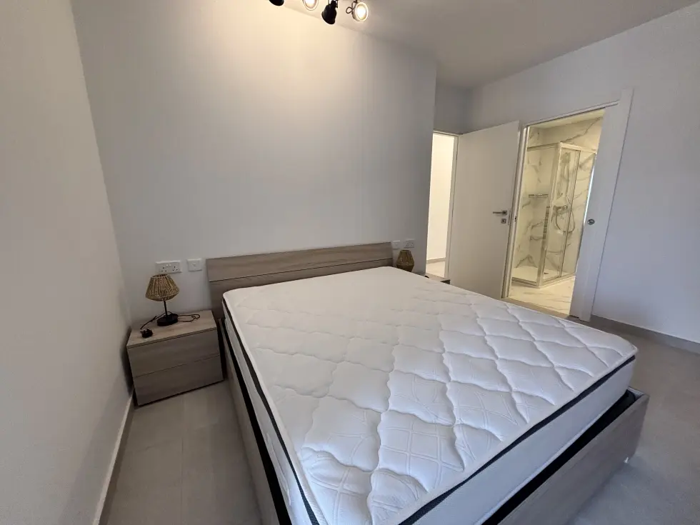 2 bed Apartment For Rent in Sliema, Sliema - thumb 10