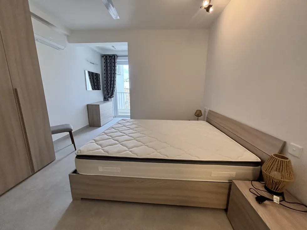 2 bed Apartment For Rent in Sliema, Sliema - thumb 8