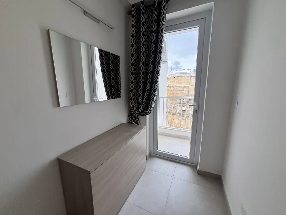 2 bed Apartment For Rent in Sliema, Sliema - thumb 9