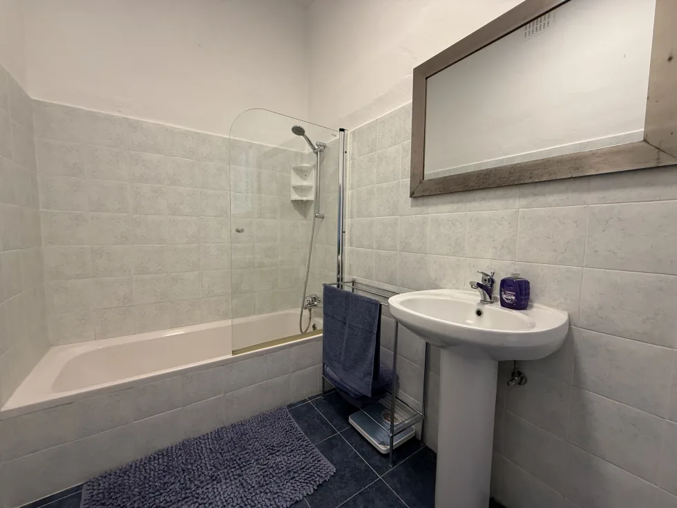 2 bed Apartment For Rent in Sliema, Sliema - thumb 9