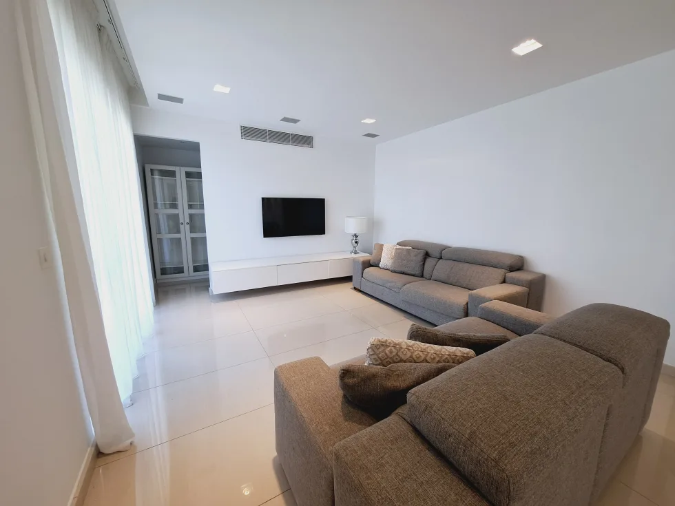 3 bed Apartment For Rent in St Julian's, St Julian's - thumb 3