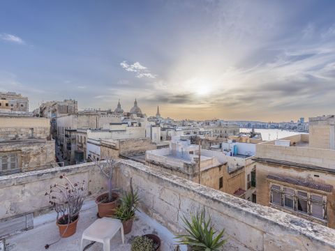 2 bed Apartment For Rent in Valletta, Valletta - thumb 1