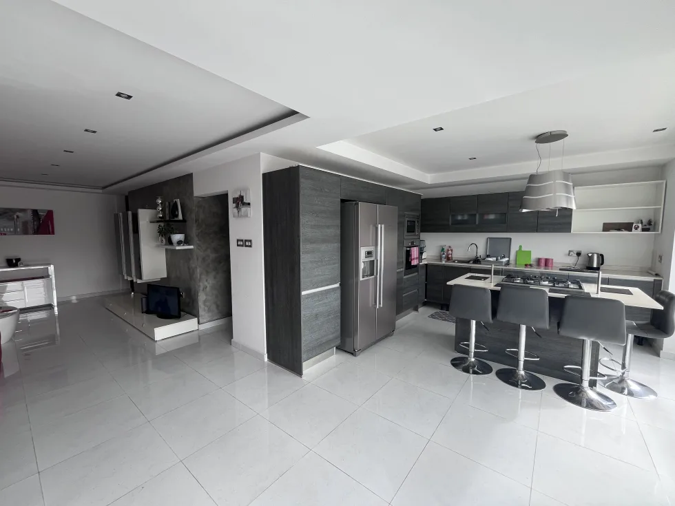 2 bed Apartment For Rent in Ta' Xbiex, Ta' Xbiex - thumb 9