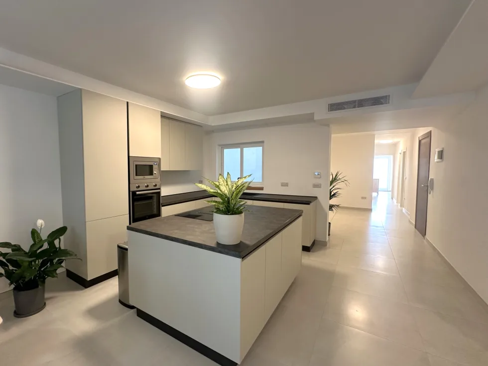 3 bed Apartment For Rent in Sliema, Sliema - thumb 3