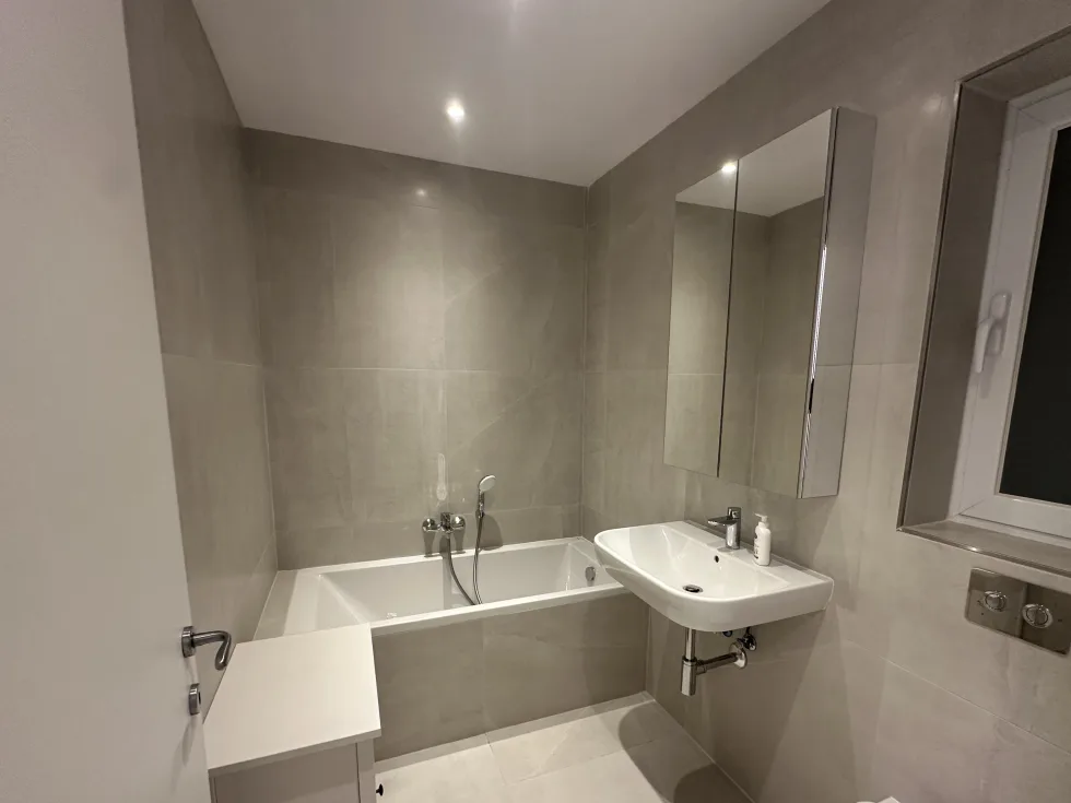 3 bed Apartment For Rent in Sliema, Sliema - thumb 9