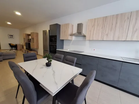 3 bed Apartment For Rent in Gzira, Gzira - thumb 2