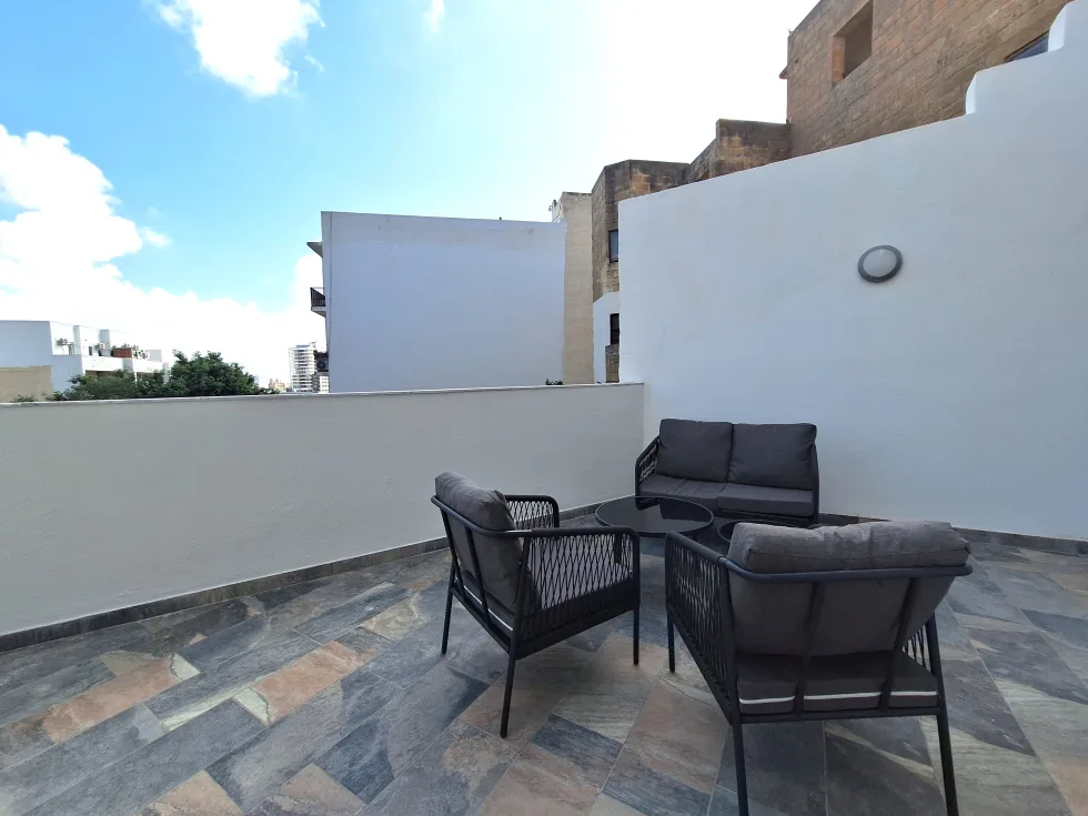2 bed Maisonette For Rent in Gzira, Gzira - thumb 1