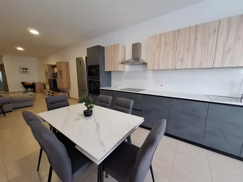 3 bed Apartment For Rent in Gzira, Gzira - thumb 3