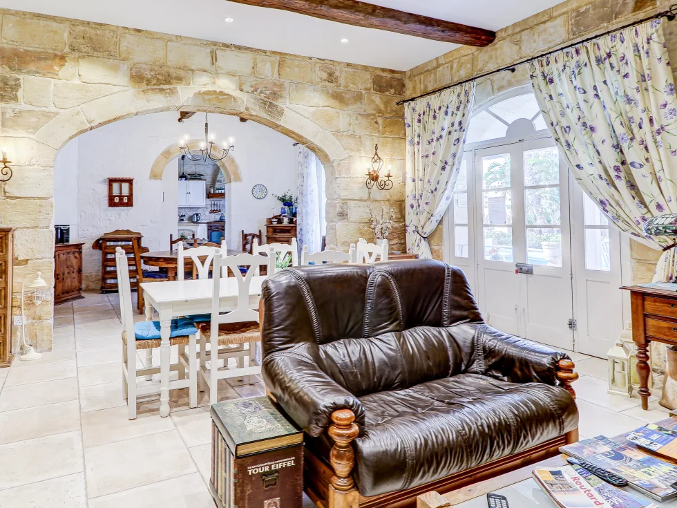 6 bed House of Character For Sale in Zebbug, Zebbug - thumb 10