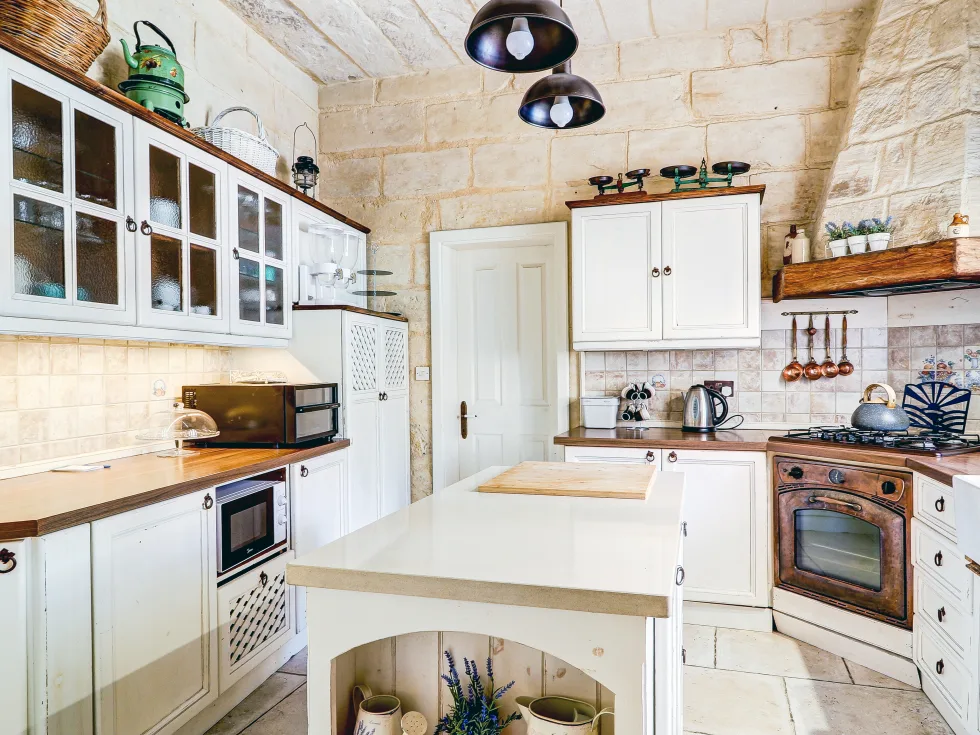 6 bed House of Character For Sale in Zebbug, Zebbug - thumb 12