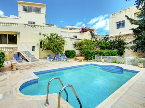 3 bed Farmhouse For Rent in San Gwann, San Gwann - thumb 1