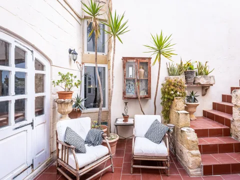 4 bed House of Character For Sale in Naxxar, Naxxar - thumb 1