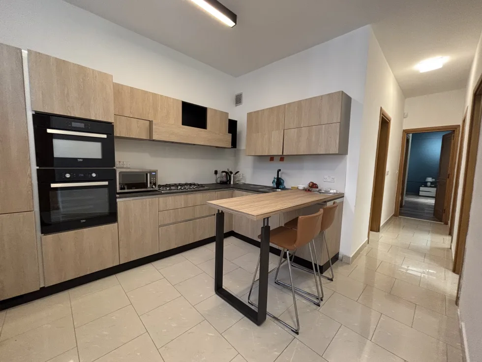 4 bed Town House For Rent in Sliema, Sliema - thumb 7