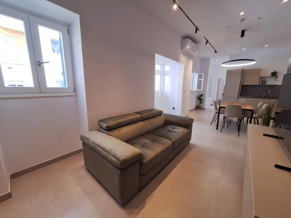 2 bed Apartment For Rent in Gzira, Gzira - thumb 3