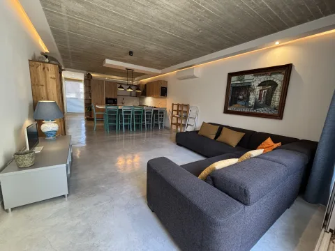 2 bed Maisonette For Rent in Ta' Xbiex, Ta' Xbiex - thumb 1