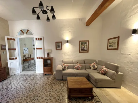 3 bed Town House For Rent in Sliema, Sliema - thumb 1