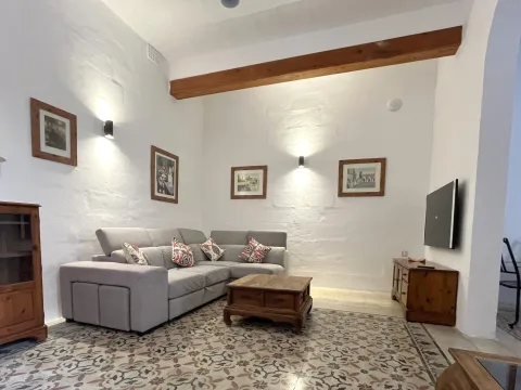 3 bed Town House For Rent in Sliema, Sliema - thumb 2