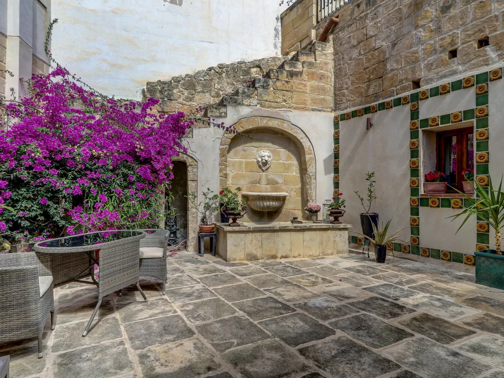 9 bed House of Character For Sale in Birkirkara, Birkirkara - thumb 8