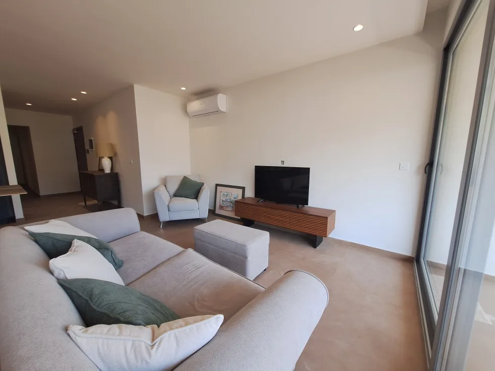 3 bed Apartment For Rent in Sliema, Sliema - thumb 2