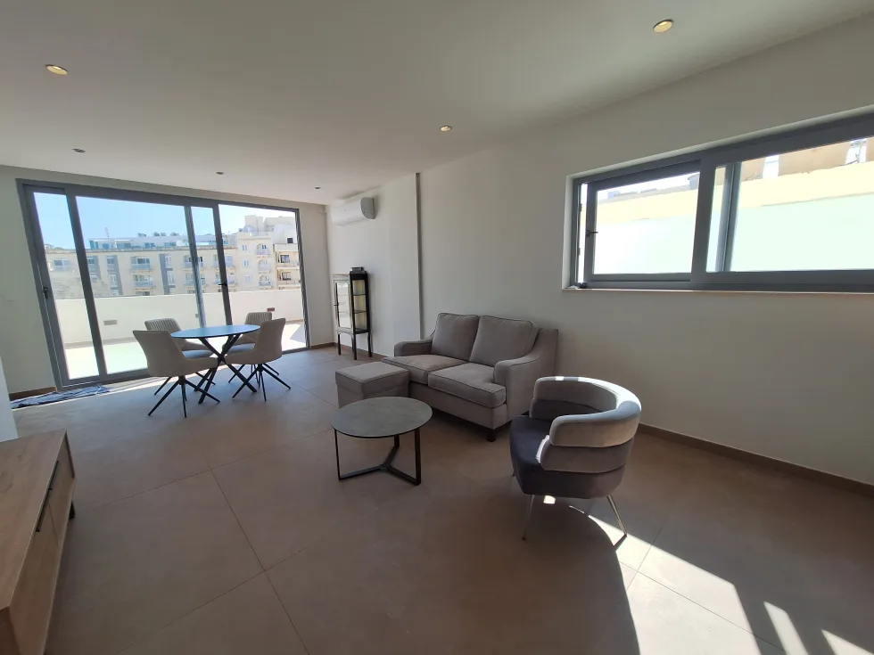 2 bed Apartment For Rent in Sliema, Sliema - thumb 4