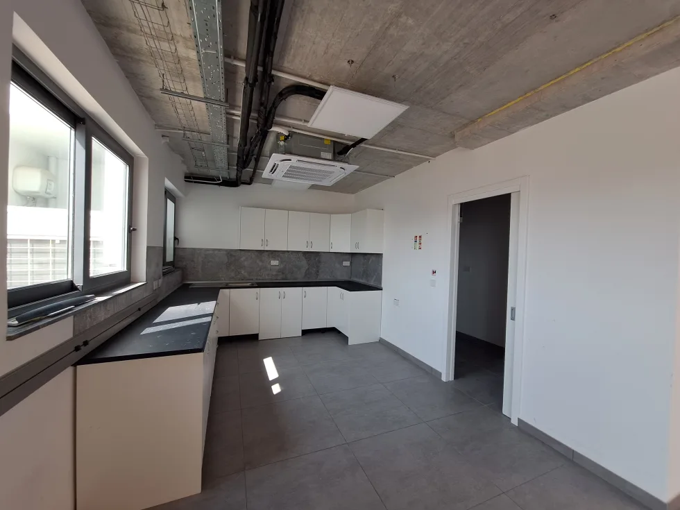 0 bed Office For Rent in Ta' Xbiex, Ta' Xbiex - thumb 5