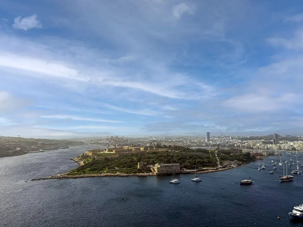 3 bed Apartment For Rent in ,  - thumb 1