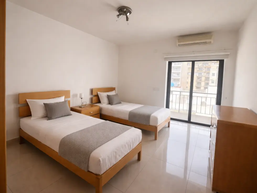 3 bed Apartment For Rent in Sliema, Sliema - thumb 6