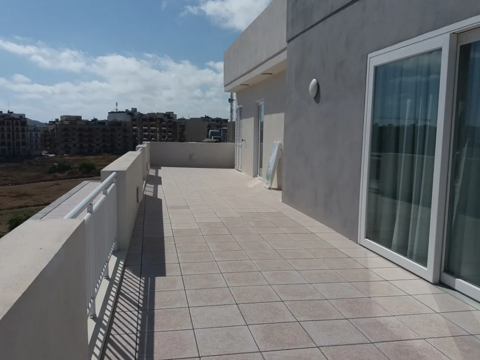 2 bed Penthouse For Rent in St Paul's Bay, St Paul's Bay - thumb 2
