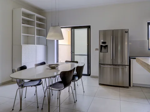 5 bed Terraced House For Rent in Pembroke, Pembroke - thumb 12