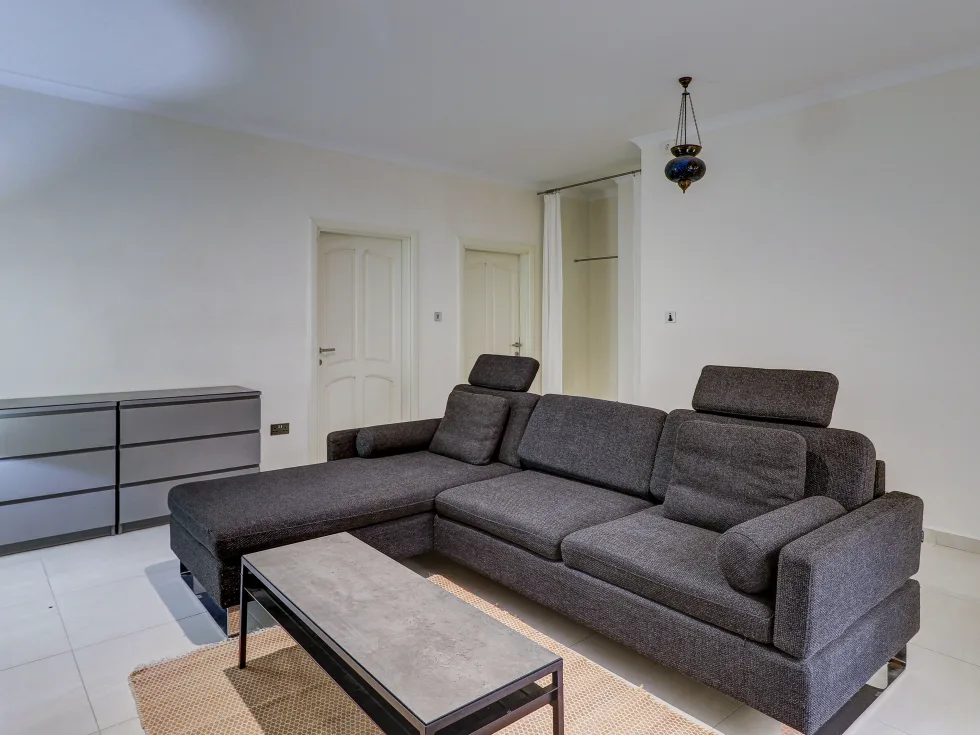 5 bed Terraced House For Rent in Pembroke, Pembroke - thumb 4