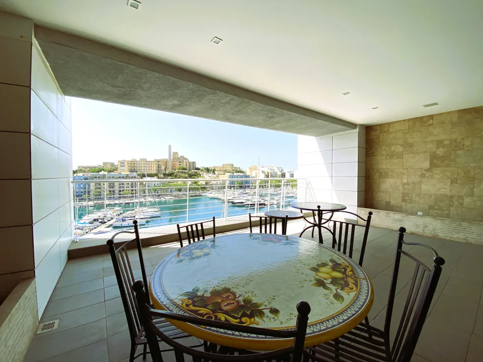 3 bed Apartment For Sale in Ta' Xbiex, Ta' Xbiex - thumb 3