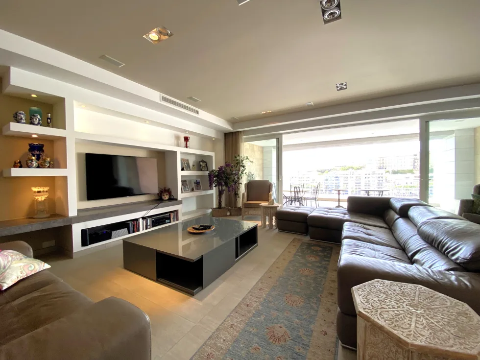 3 bed Apartment For Sale in Ta' Xbiex, Ta' Xbiex - thumb 5