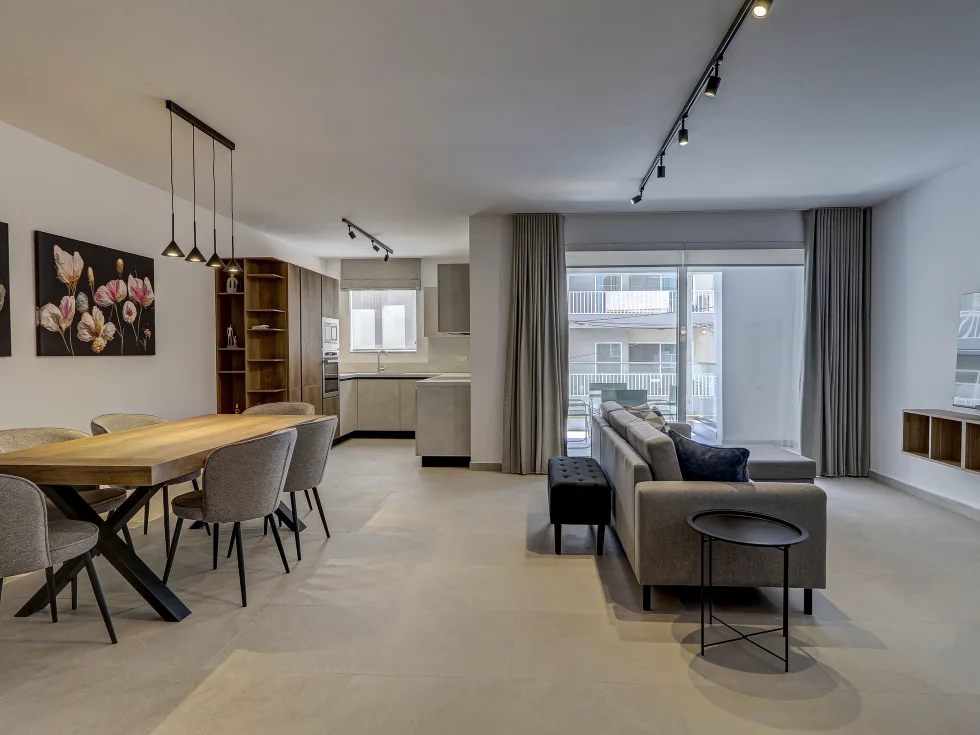 3 bed Apartment For Rent in Zebbug, Zebbug - thumb 2