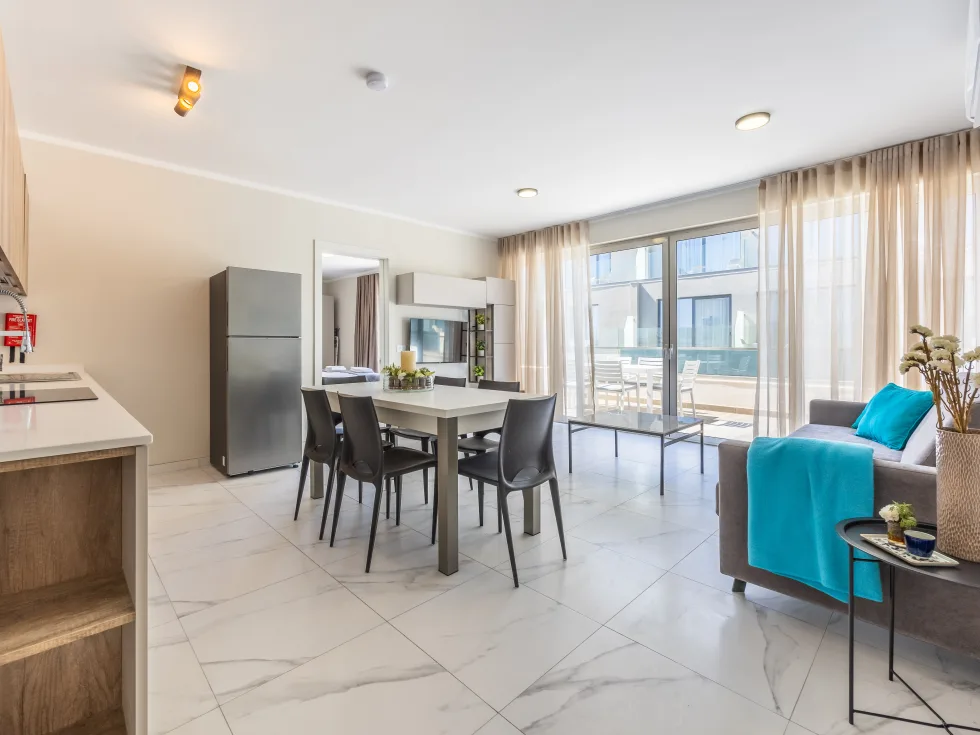 2 bed Penthouse For Rent in Qawra, Qawra - thumb 2