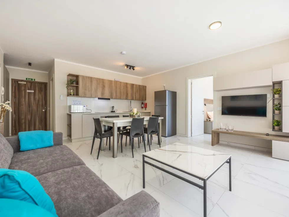 2 bed Penthouse For Rent in Qawra, Qawra - thumb 3