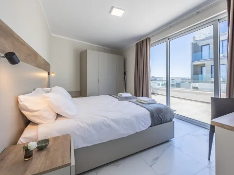 2 bed Penthouse For Rent in Qawra, Qawra - thumb 9