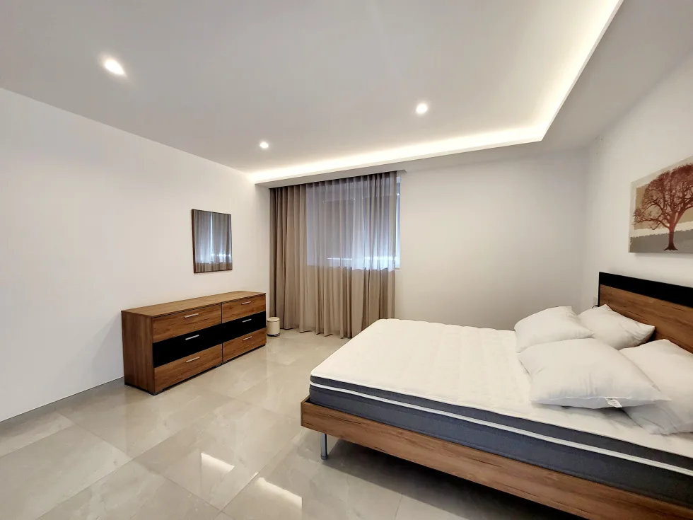 3 bed Penthouse For Rent in Qawra, Qawra - thumb 8