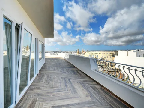 2 bed Penthouse For Rent in Sliema, Sliema - thumb 2