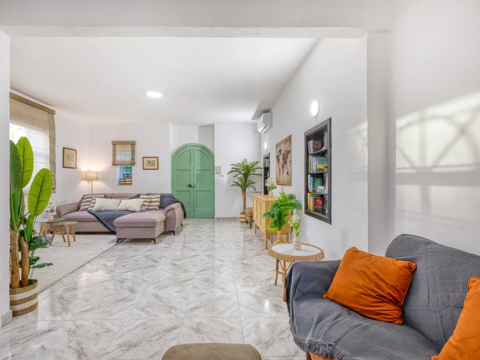 3 bed Terraced House For Rent in St Julian's, St Julian's - thumb 1