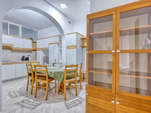 3 bed Terraced House For Rent in St Julian's, St Julian's - thumb 2