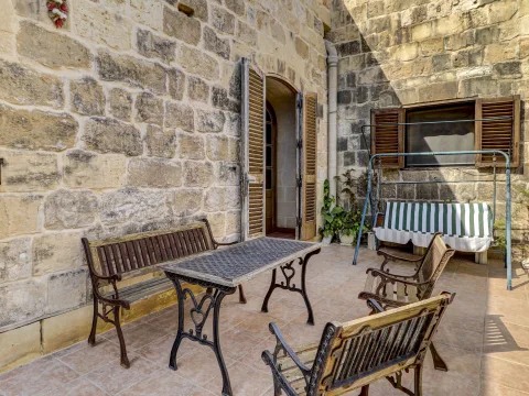 4 bed Farmhouse For Sale in Mgarr, Mgarr - thumb 3