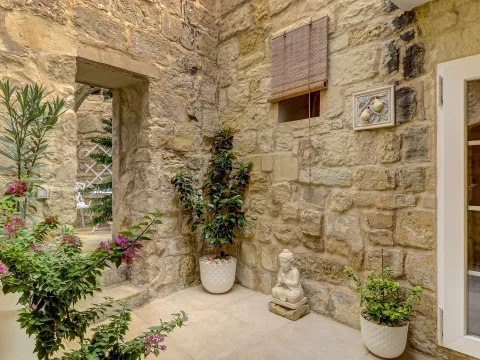 3 bed House of Character For Sale in Naxxar, Naxxar - thumb 2