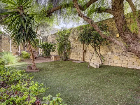 4 bed House of Character For Sale in Attard, Attard - thumb 2