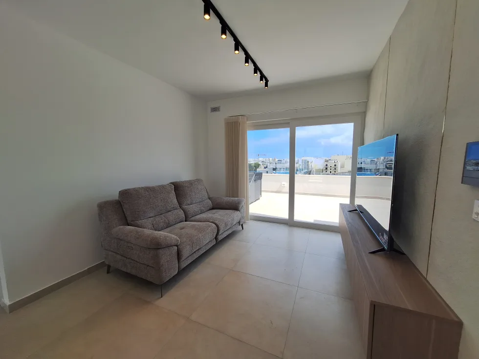 2 bed Penthouse For Rent in Balzan, Balzan - thumb 3