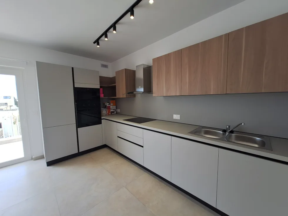 2 bed Penthouse For Rent in Balzan, Balzan - thumb 8