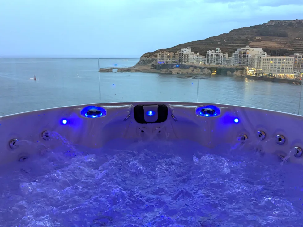 2 bed Apartment For Rent in Marsalforn, Marsalforn - thumb 7