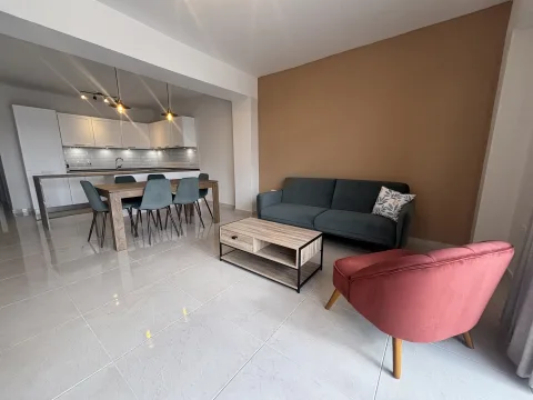 2 bed Apartment For Rent in Gzira, Gzira - thumb 2